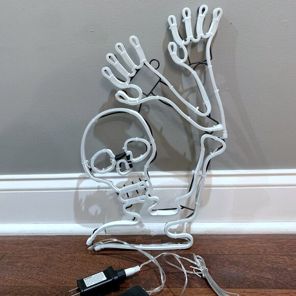 Hyde & Eek! Waving Skeleton Faux Neon LED Halloween Motion Light Sign NEW 2022 - Picture 3 of 7